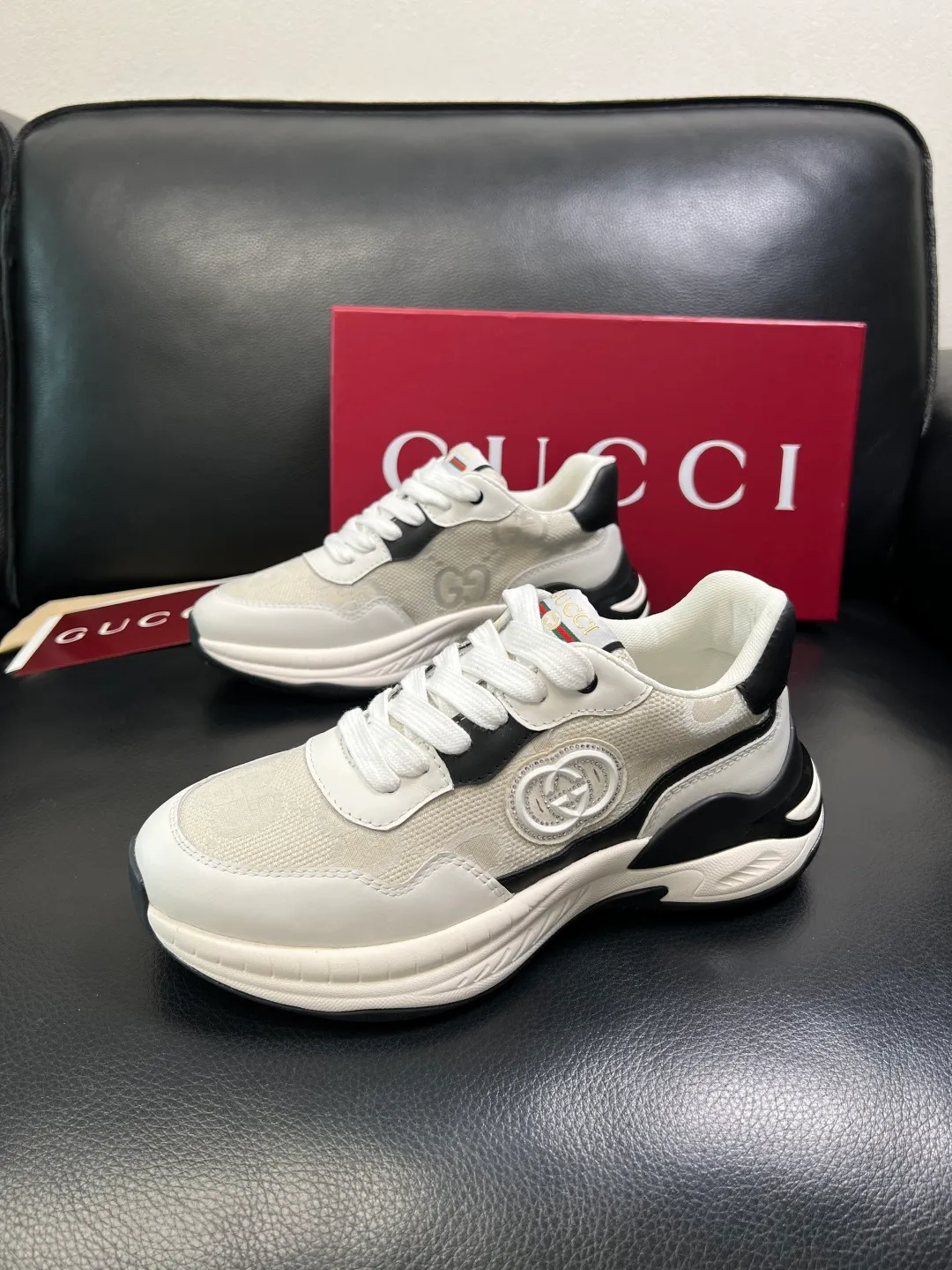 Men's shoes 💰800 Gucci top purchasing Gucci counter new model, original factory configuration imported cowhide from Italy with printed fabric, imported cowhide lining, breathable and comfortable, sole: original factory special sole is super comfortable, original factory and single goods are high quality, welcome to compare, code number 38-44 (customized 45)